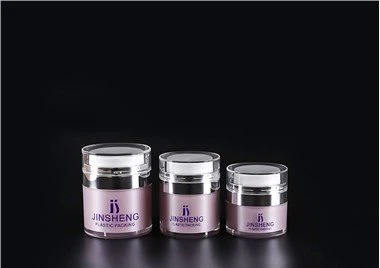 Kvadratna steklenica brez zraka